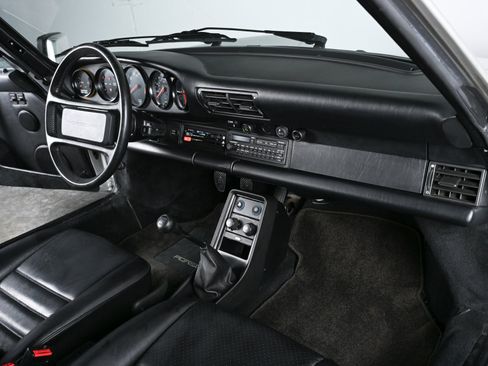 Used 1988 Porsche 911 Carrera RWD image 14