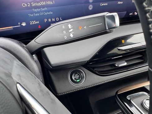 Used 2025 Buick Enclave Avenir w/ Super Cruise Package image 13