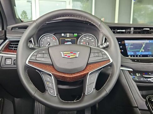 Certified 2026 Cadillac XT5 Premium Luxury w/ Driver Assist Package FWD image 11