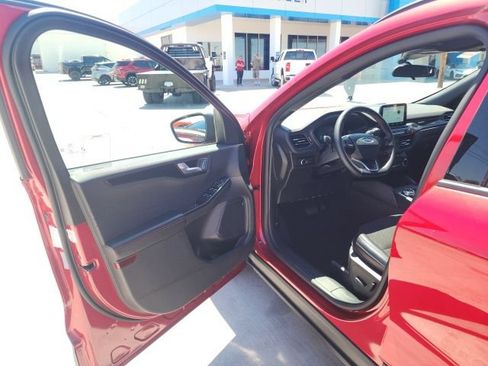 Used 2025 Ford Escape ST-Line AWD/4WD image 17