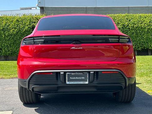 New 2026 Porsche Macan Electric RWD image 7