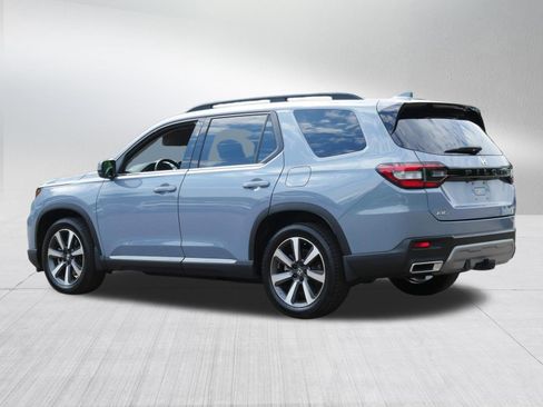 Used 2023 Honda Pilot Touring image 5