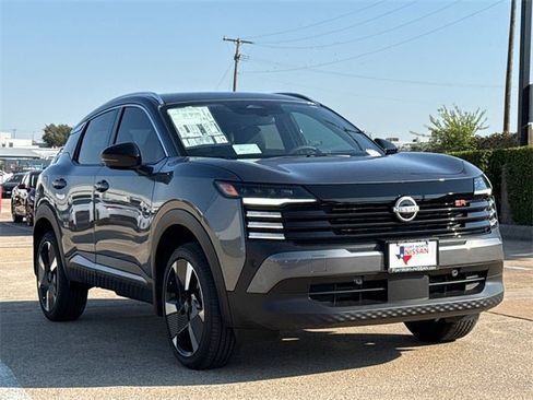 New 2026 Nissan Kicks SR image 2