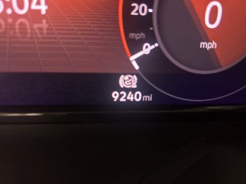 Used 2025 Volkswagen Atlas Peak Edition SE image 34