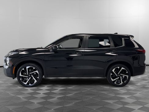 Used 2023 Mitsubishi Outlander SE image 5