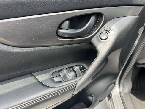 Used 2018 Nissan Rogue Sport S FWD image 24
