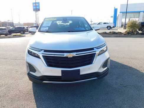 Used 2022 Chevrolet Equinox LT w/ Driver Convenience Package image 8
