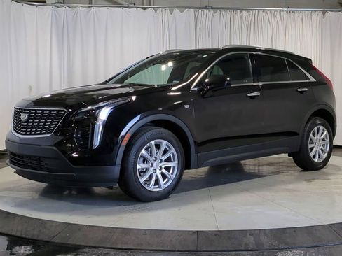 Used 2023 Cadillac XT4 Luxury w/ Cold Weather Package image 5