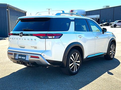 Used 2023 Nissan Pathfinder Platinum image 8