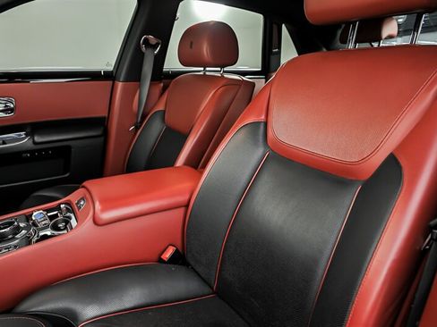 Used 2018 Rolls-Royce Ghost RWD image 19