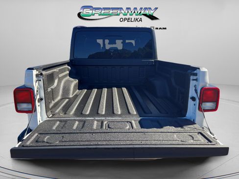 New 2025 Jeep Gladiator Sport image 23