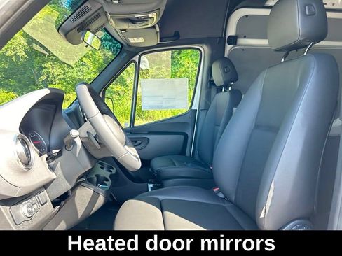 Used 2024 Mercedes-Benz Sprinter 2500 image 9