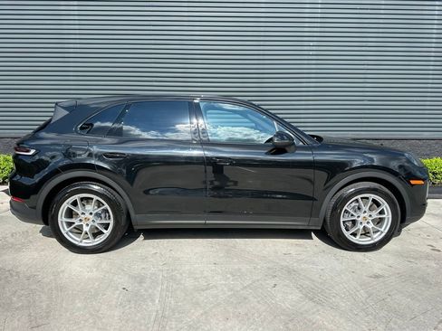 Used 2024 Porsche Cayenne image 10