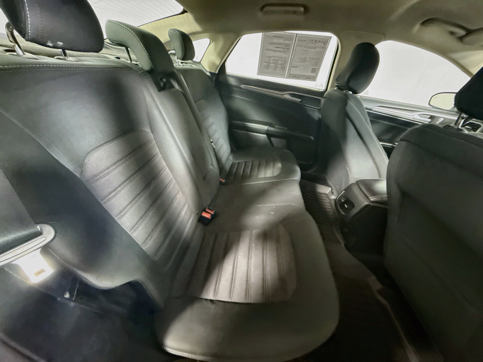 Used 2020 Ford Fusion SE FWD image 24