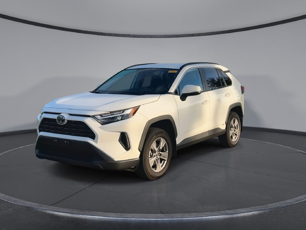 Certified 2024 Toyota RAV4 XLE AWD/4WD image 4