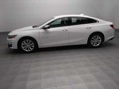 Used 2025 Chevrolet Malibu LT FWD image 2