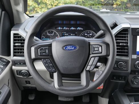 Used 2021 Ford F350 XLT w/ XLT Premium Package image 13