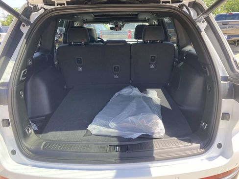 New 2026 Jeep Grand Cherokee Limited w/ Luxury Tech Group II AWD/4WD image 9