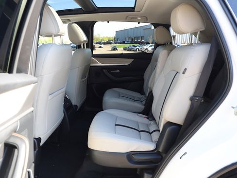 Certified 2024 MAZDA CX-90 Plug-In Hybrid w/ Premium Pkg AWD/4WD image 16