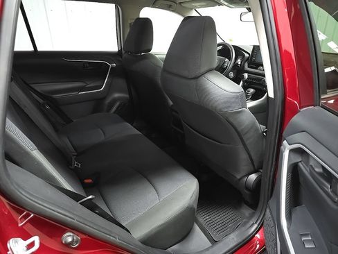 Used 2019 Toyota RAV4 LE w/ All Weather Liner Package AWD/4WD image 20