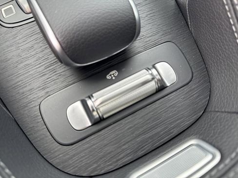 Used 2026 Mercedes-Benz GLS 450 4MATIC image 19