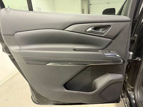 Used 2025 Chevrolet Traverse Z71 w/ Driver Confidence Package image 24