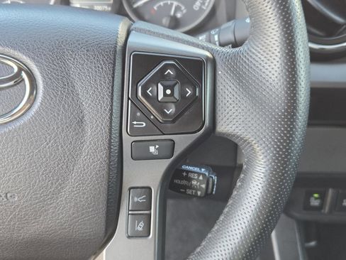 Used 2021 Toyota Tacoma TRD Sport w/ Technology Package image 17