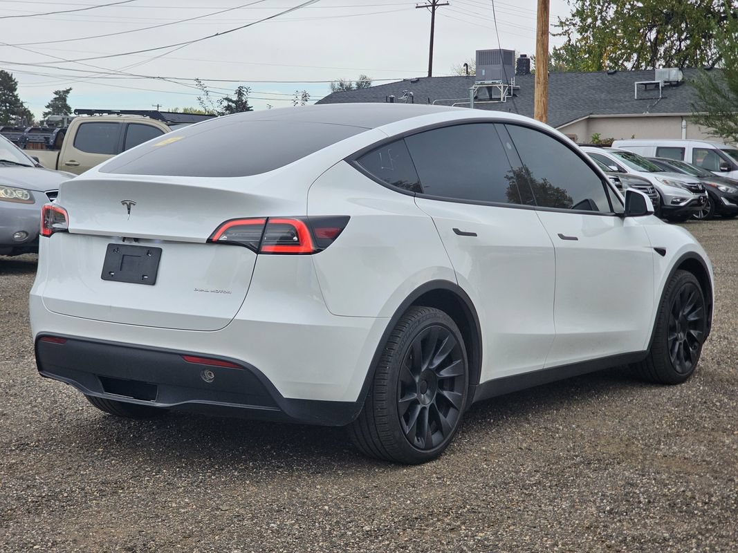 Used 2023 Tesla Model Y Long Range AWD/4WD image 3
