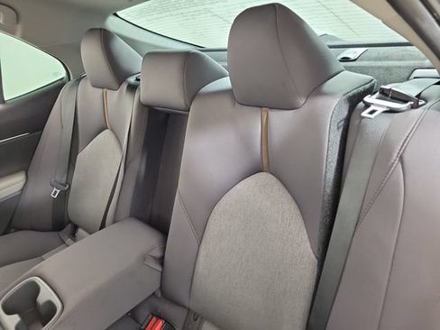 Used 2020 Toyota Camry LE FWD image 13