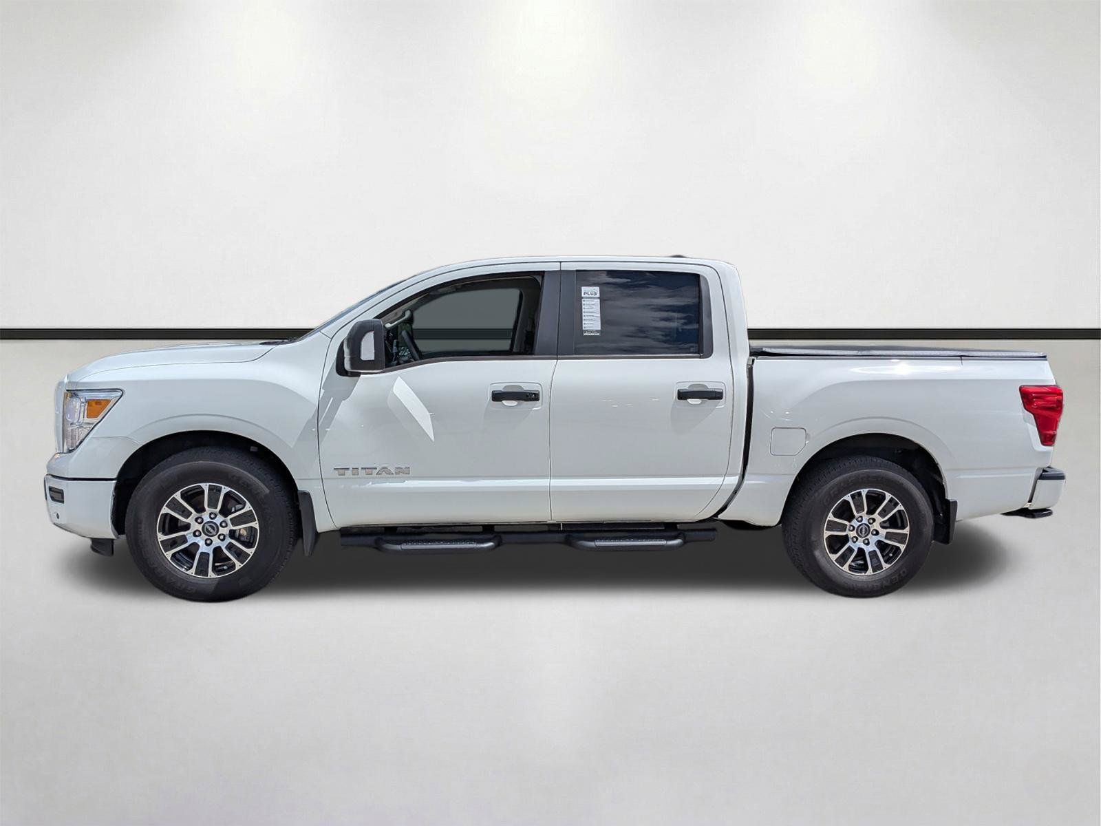 Used 2024 Nissan Titan SV w/ SV Convenience Package RWD image 7