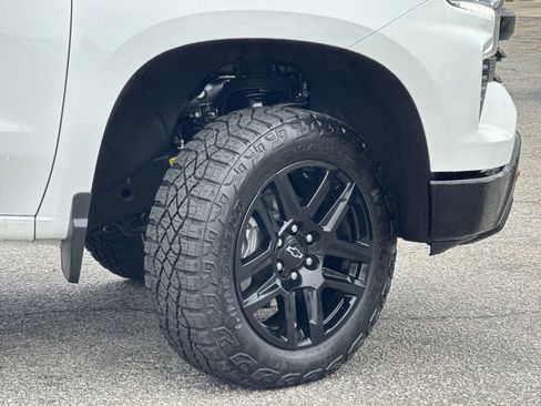 Used 2025 Chevrolet Silverado 1500 LT Trail Boss w/ LT Trail Boss Premium Package image 12