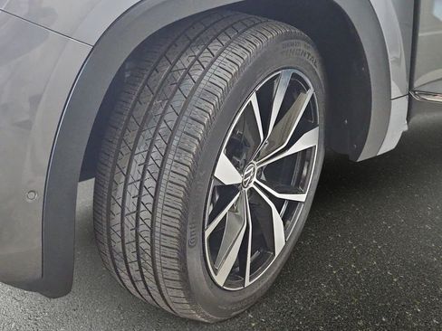 Used 2025 Volkswagen Atlas Cross Sport SEL Premium R-Line AWD/4WD image 34