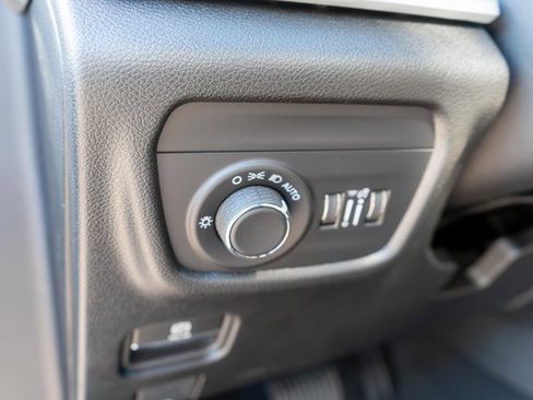 New 2025 Jeep Grand Cherokee Altitude image 16