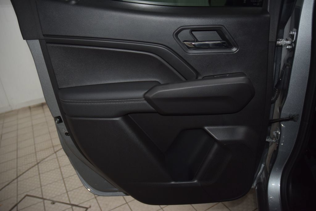 Used 2024 Chevrolet Colorado LT w/ LT Convenience Package III AWD/4WD image 46