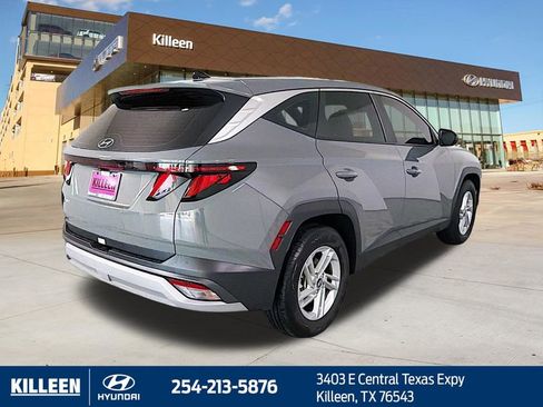 Used 2025 Hyundai Tucson SE FWD image 5