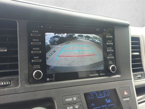Certified 2019 Toyota Sienna XLE FWD image 20