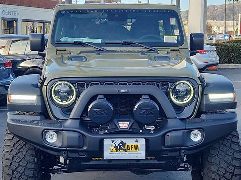 New 2025 Jeep Wrangler Unlimited Rubicon w/ Safety Group AWD/4WD image 27