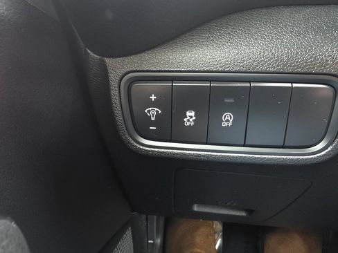 Used 2023 Kia Soul LX image 13