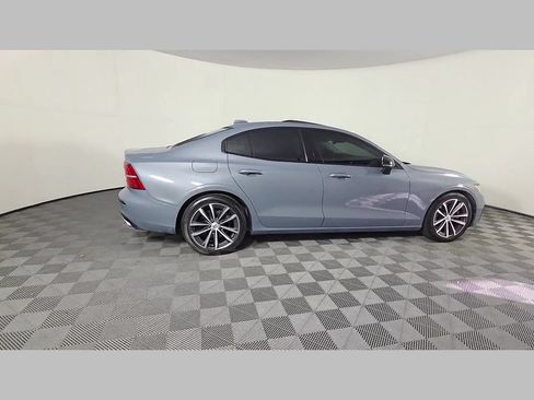 Used 2022 Volvo S60 B5 Momentum AWD/4WD image 39