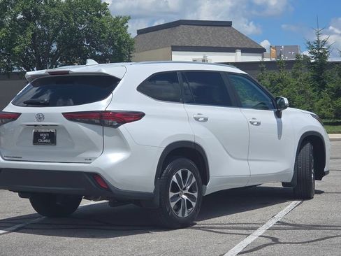 Used 2023 Toyota Highlander XLE FWD image 8