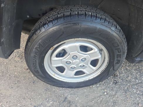 Used 2014 Jeep Patriot Sport w/ Power Value Group image 21