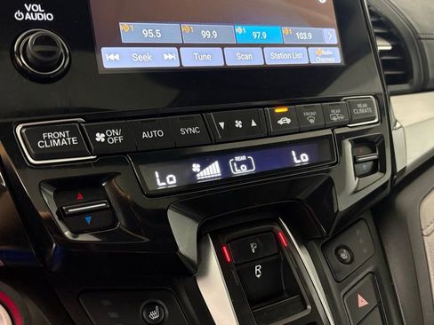 Used 2018 Honda Odyssey EX-L image 25