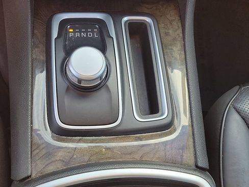 Used 2019 Chrysler 300 Limited RWD image 30