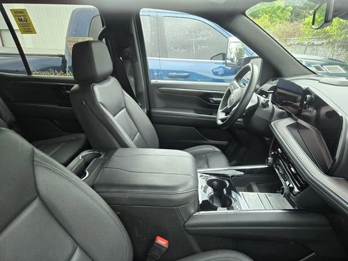 Used 2025 Chevrolet Tahoe Z71 AWD/4WD image 3