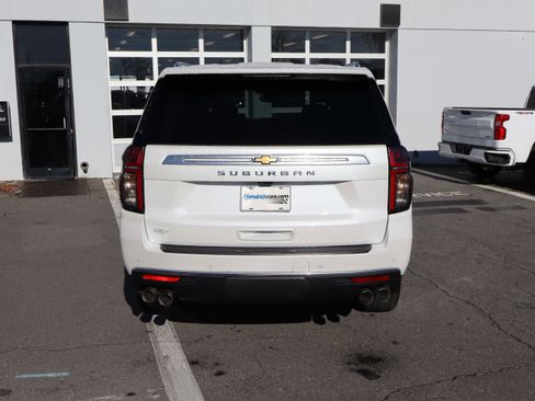 Certified 2024 Chevrolet Suburban High Country w/ Premium Package image 9