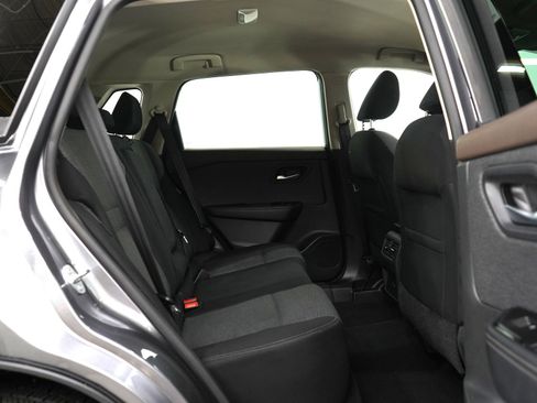 Used 2021 Nissan Rogue SV image 11