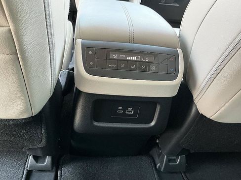Certified 2025 Nissan Pathfinder SL FWD image 25