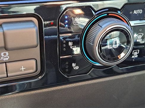 Used 2025 Chevrolet Silverado 1500 High Country w/ Technology Package image 17