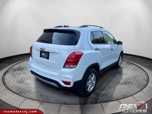 Used 2019 Chevrolet Trax LT w/ LT Convenience Package FWD image 5