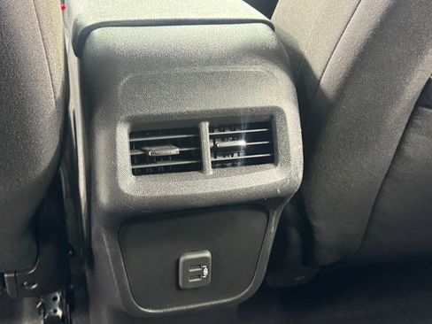 Used 2024 Chevrolet Equinox LT AWD/4WD image 37